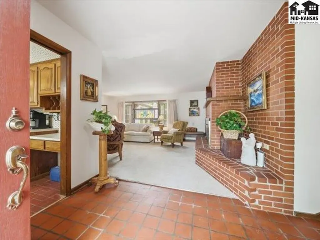 608 W 8th Street Newton KS 67114