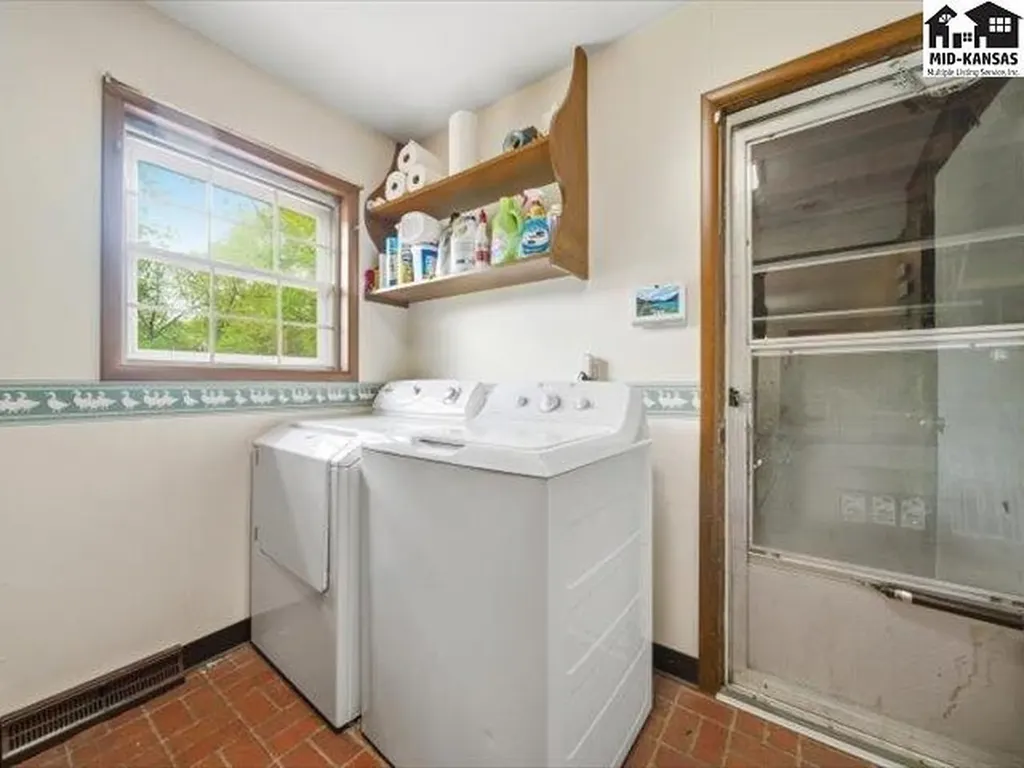 608 W 8th Street Newton KS 67114