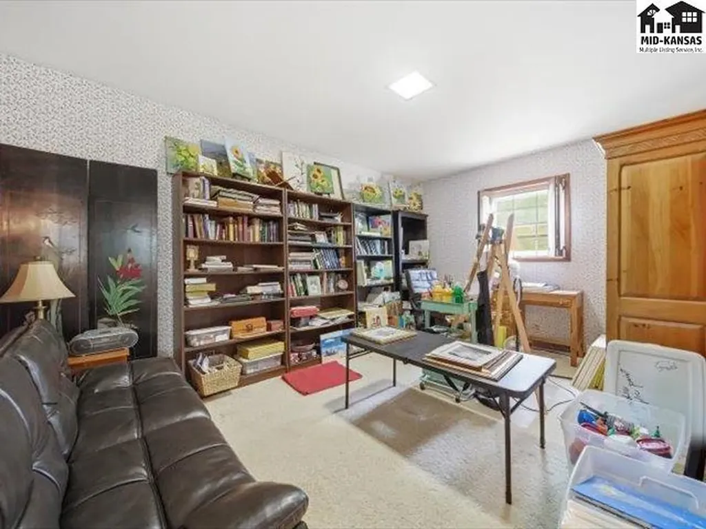 608 W 8th Street Newton KS 67114