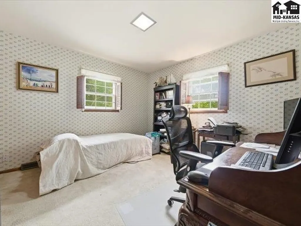 608 W 8th Street Newton KS 67114