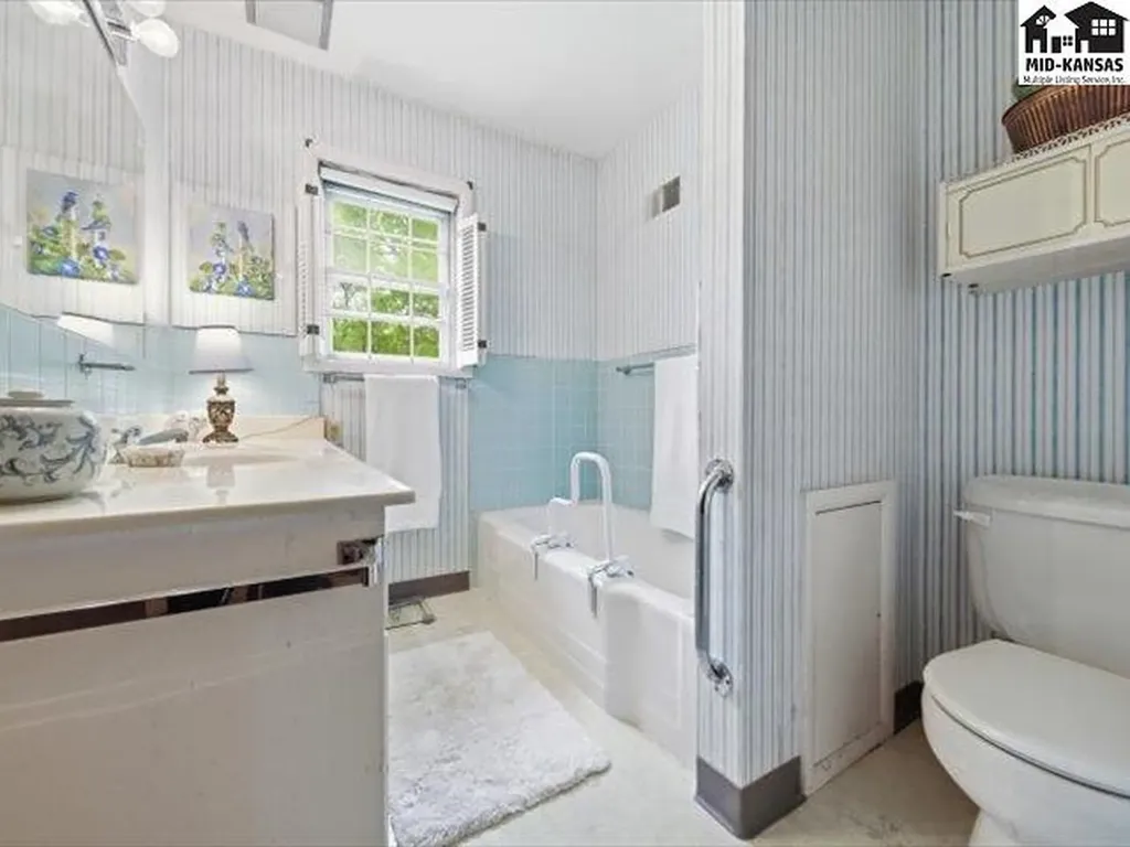 608 W 8th Street Newton KS 67114