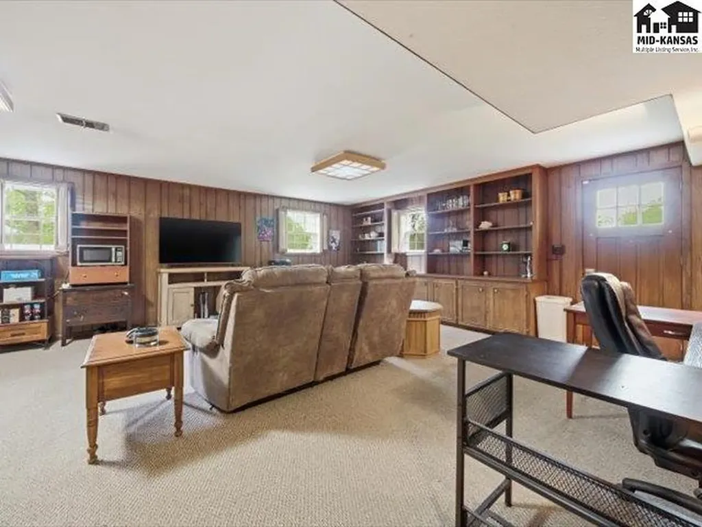 608 W 8th Street Newton KS 67114