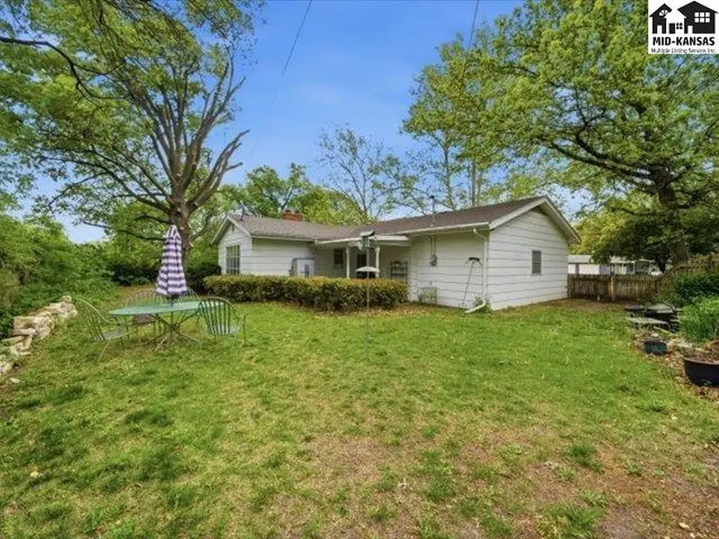 608 W 8th Street Newton KS 67114