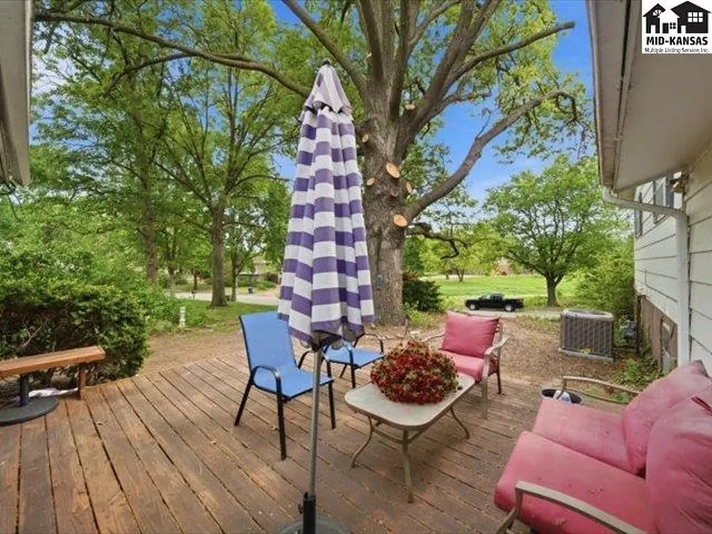 608 W 8th Street Newton KS 67114