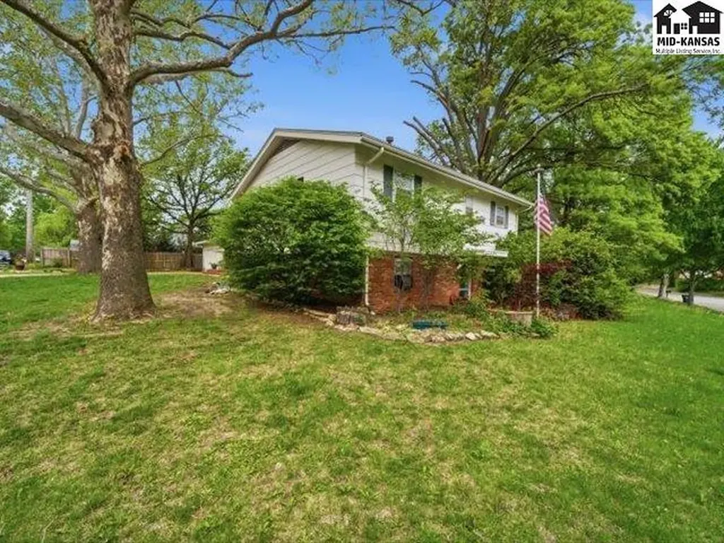 608 W 8th Street Newton KS 67114