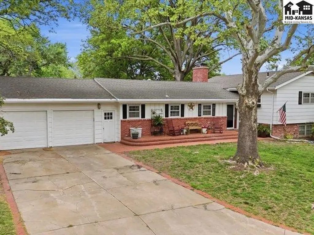 608 W 8th Street Newton KS 67114