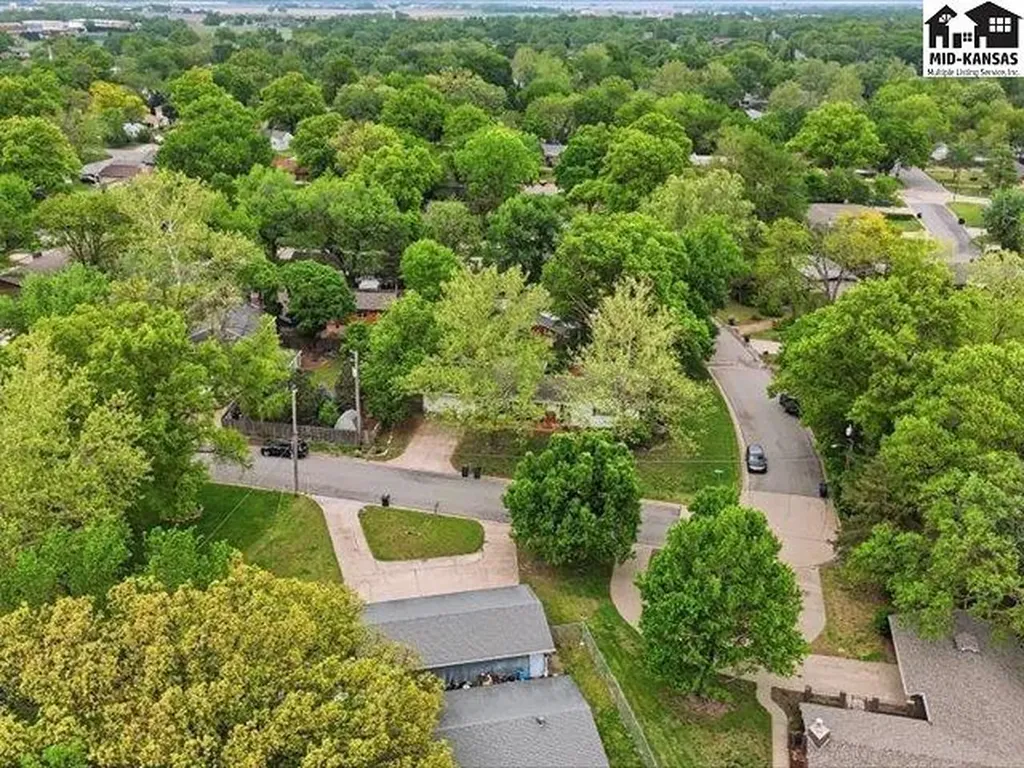 608 W 8th Street Newton KS 67114