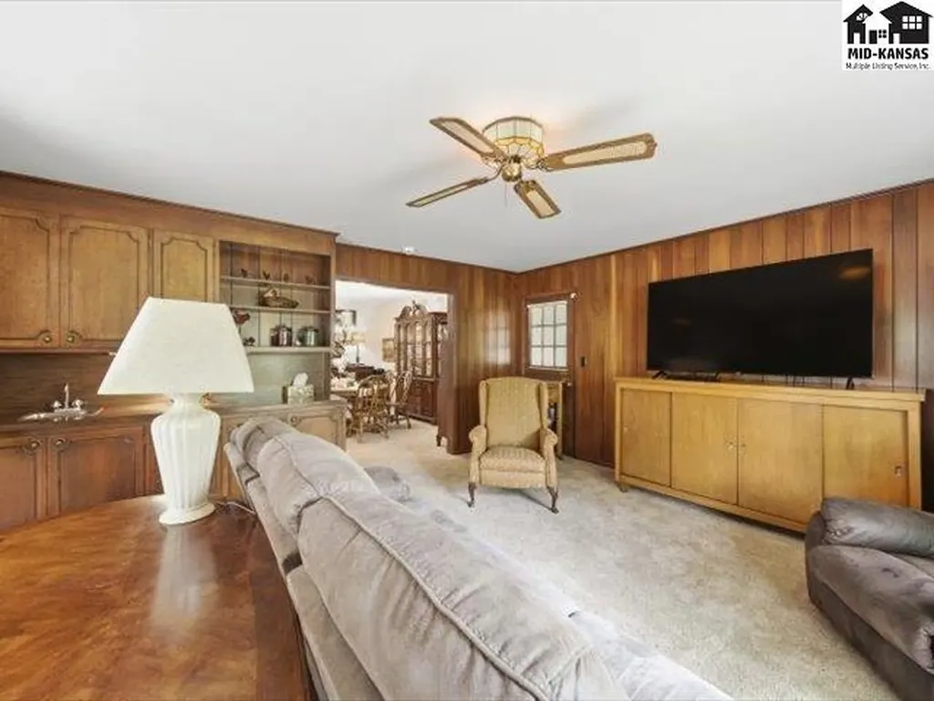 608 W 8th Street Newton KS 67114