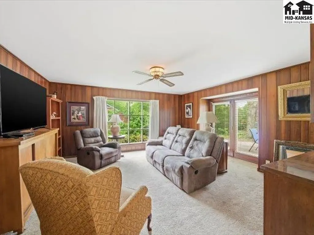 608 W 8th Street Newton KS 67114