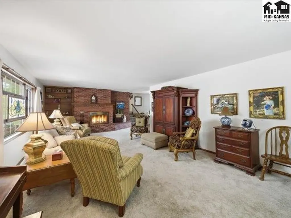 608 W 8th Street Newton KS 67114