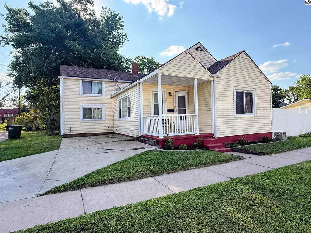 815 N Poplar Street Hutchinson KS 67501