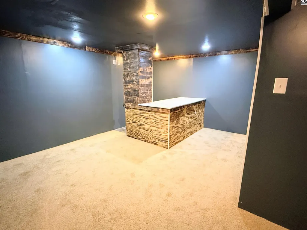 815 N Poplar Street Hutchinson KS 67501