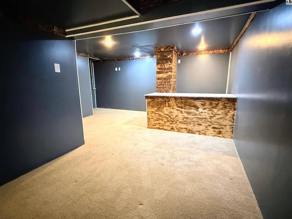 815 N Poplar Street Hutchinson KS 67501