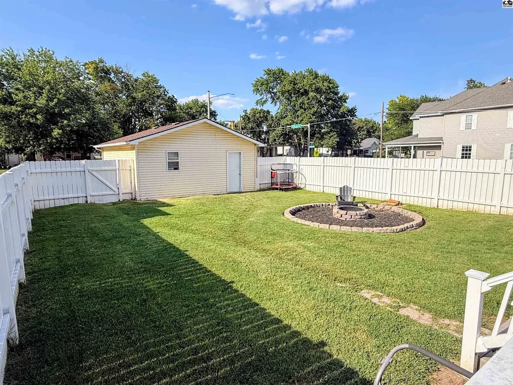 815 N Poplar Street Hutchinson KS 67501