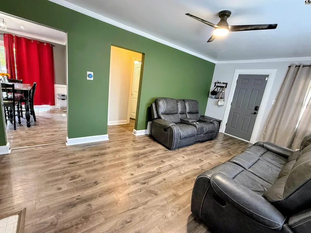 815 N Poplar Street Hutchinson KS 67501