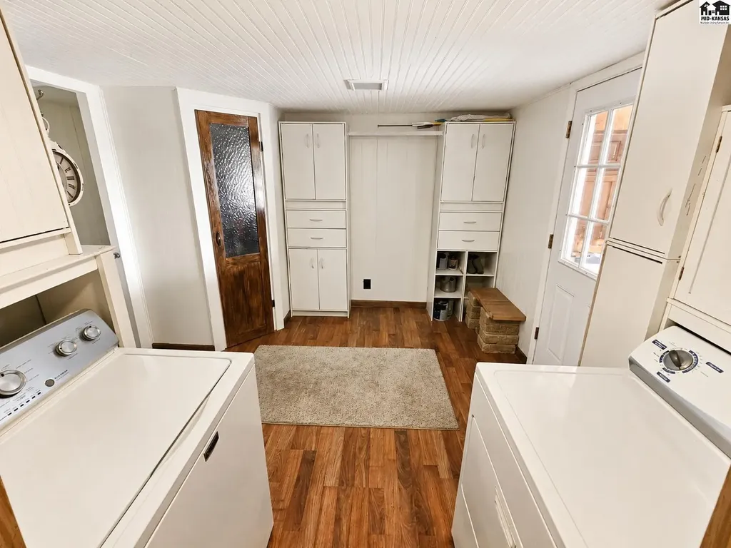 5280 N Lorraine Hutchinson KS 67502