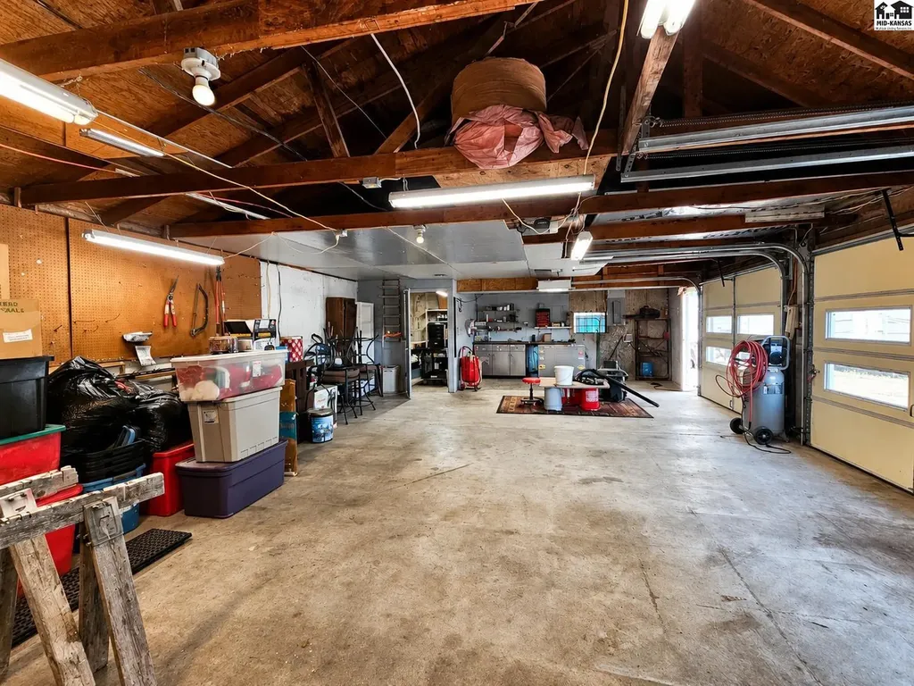 5280 N Lorraine Street Hutchinson KS 67502