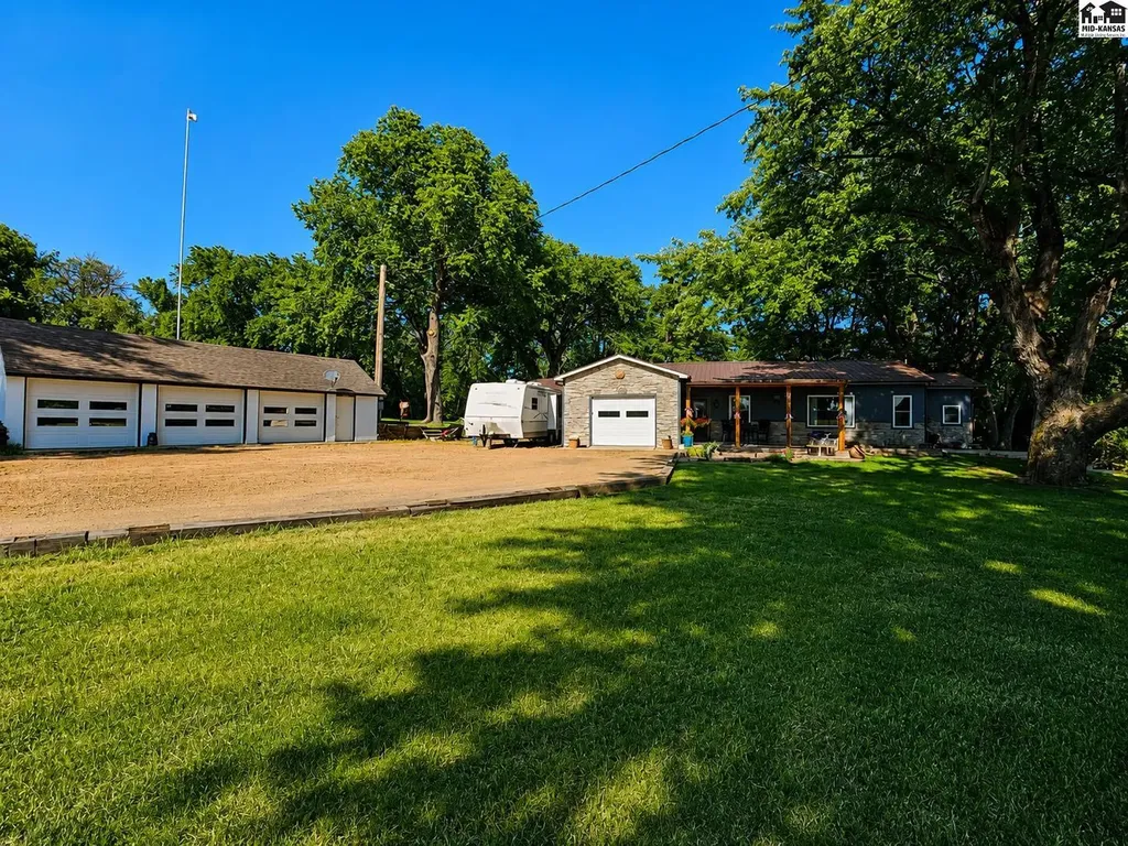 5280 N Lorraine Street Hutchinson KS 67502