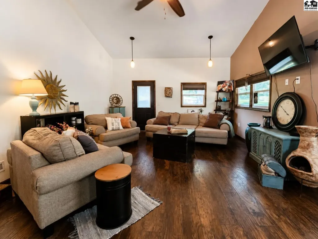 5280 N Lorraine Street Hutchinson KS 67502
