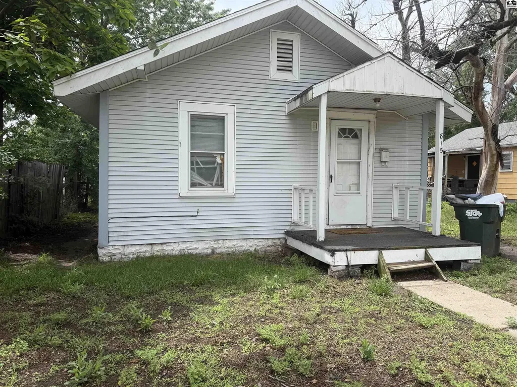 815 E 9th Avenue Hutchinson KS 67501