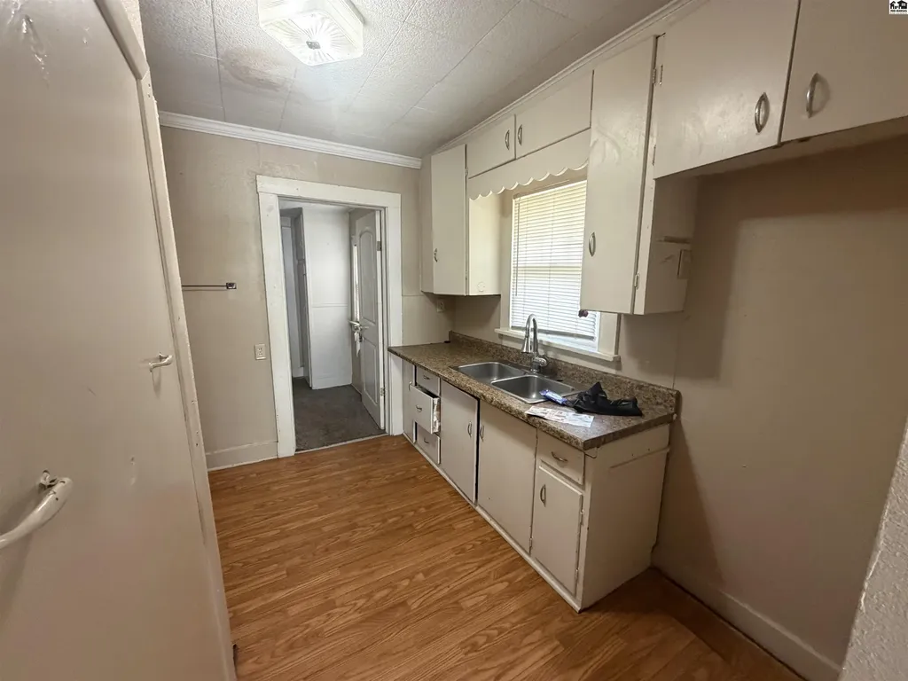 815 E 9th Avenue Hutchinson KS 67501
