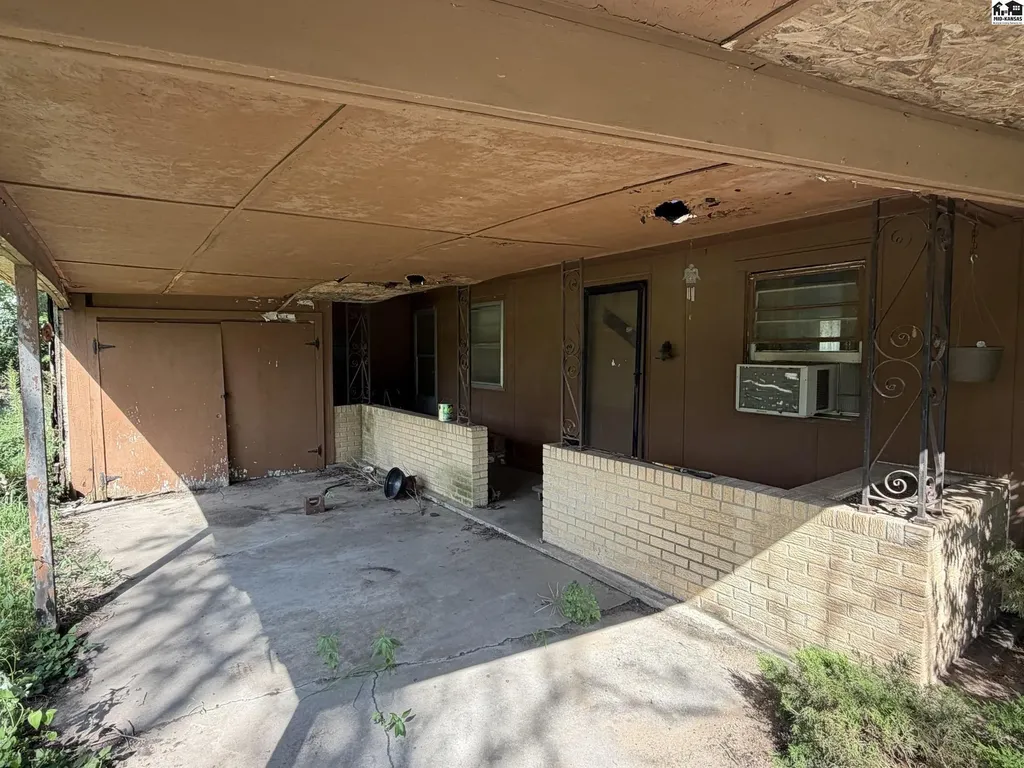 2808 N King Street Hutchinson KS 67502