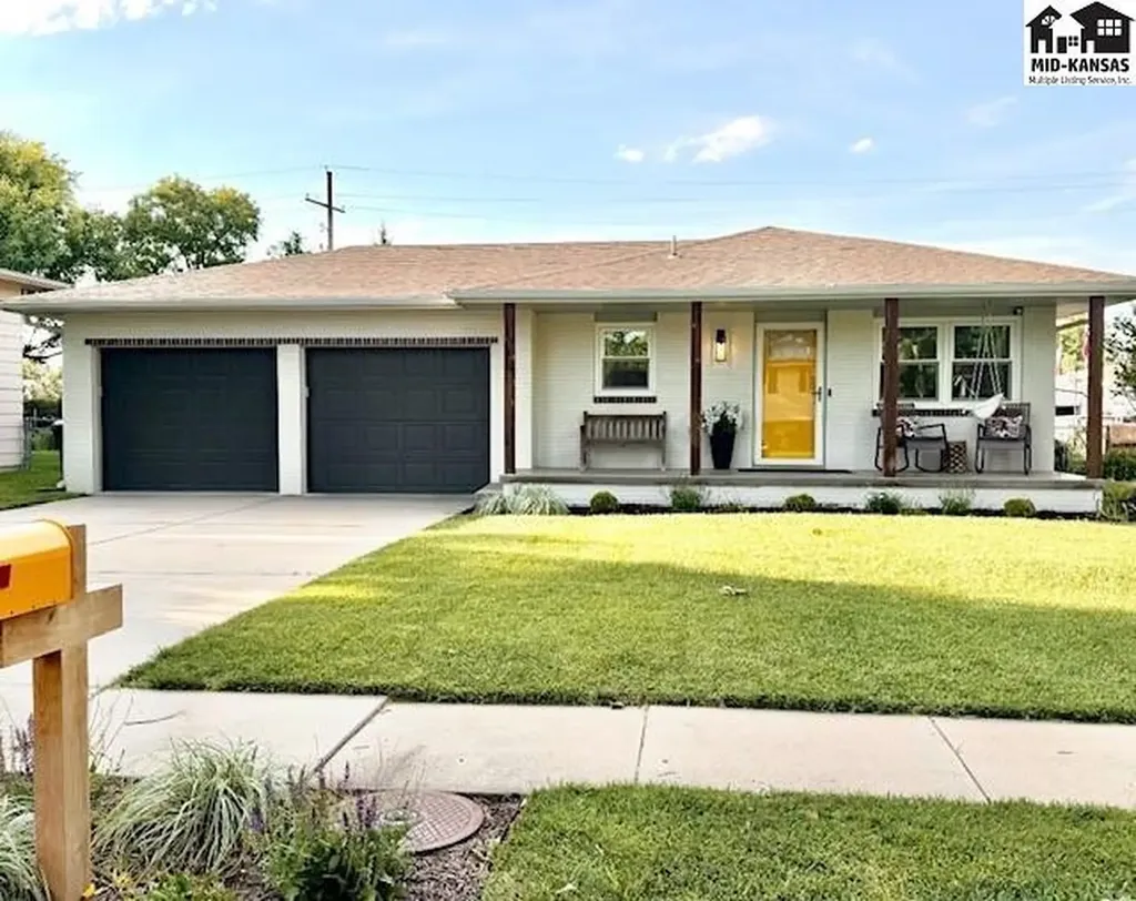 1012 E 22nd Avenue Hutchinson KS 67502