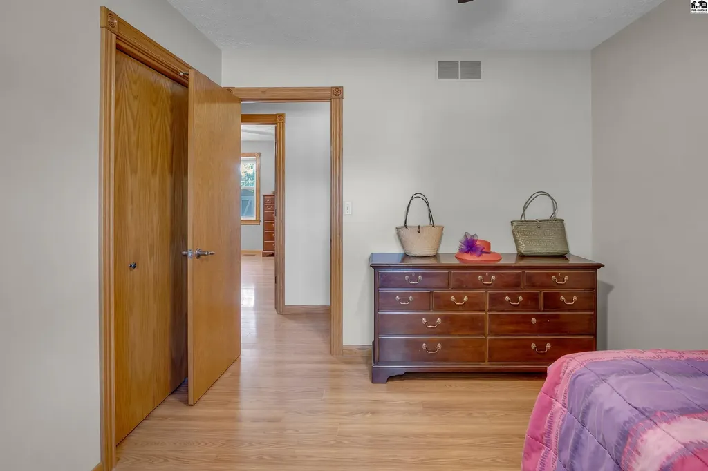 1008 Countryside Drive Mcpherson KS 67460