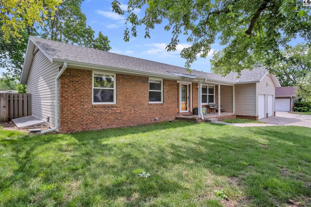 1008 Countryside Drive Mcpherson KS 67460