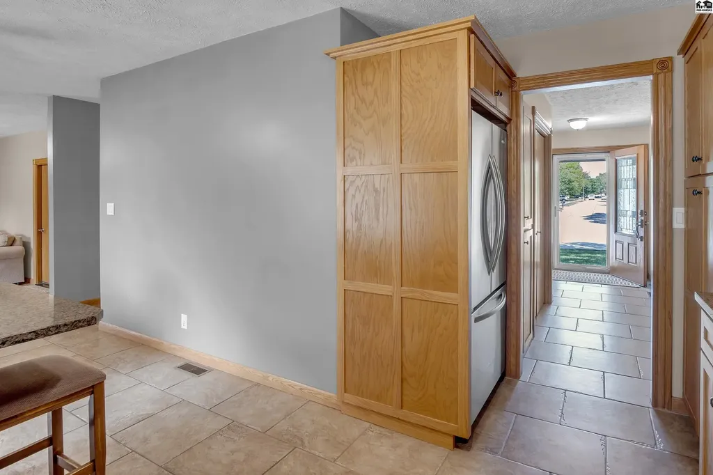 1008 Countryside Drive Mcpherson KS 67460