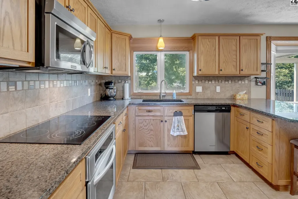 1008 Countryside Drive Mcpherson KS 67460