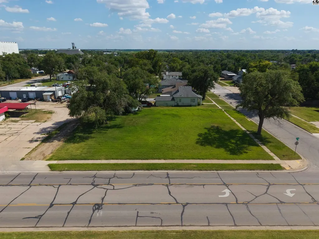 000 E 4th Avenue Hutchinson KS 67501