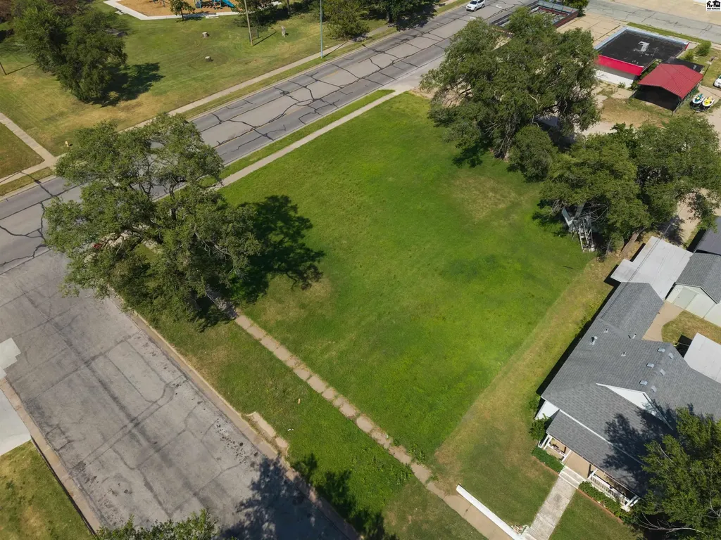 000 E 4th Avenue Hutchinson KS 67501