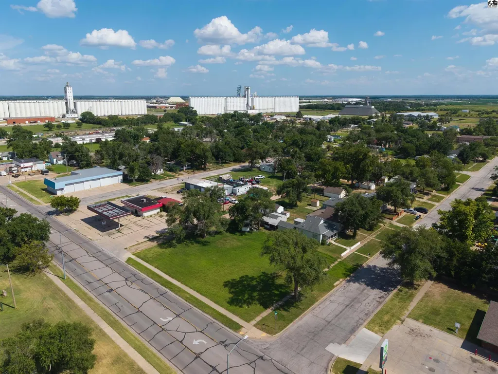 000 E 4th Avenue Hutchinson KS 67501