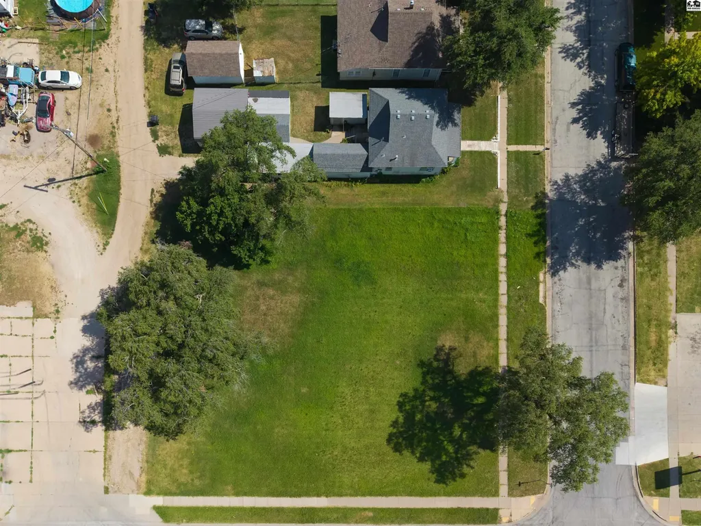 000 E 4th Avenue Hutchinson KS 67501