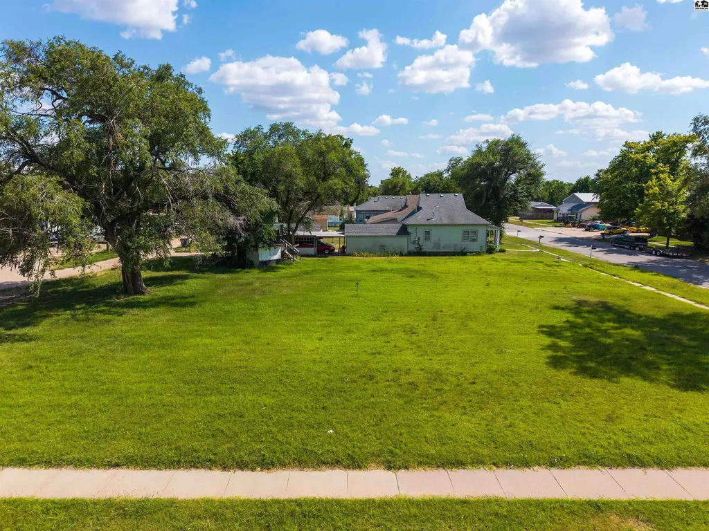 000 E 4th Avenue Hutchinson KS 67501
