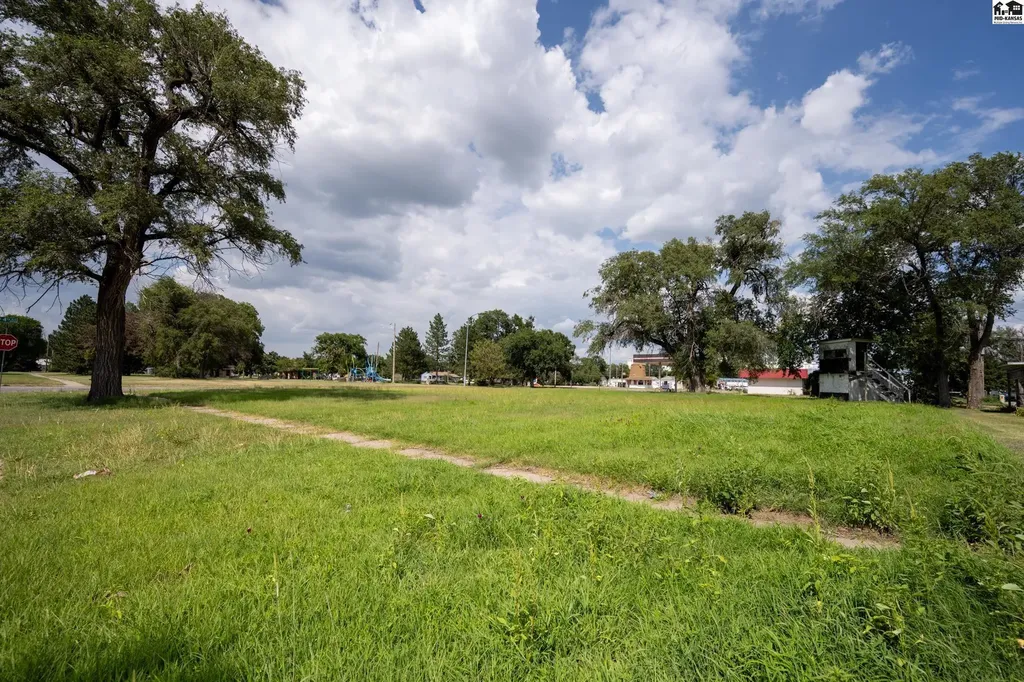 000 E 4th Avenue Hutchinson KS 67501