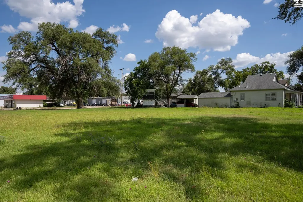 000 E 4th Avenue Hutchinson KS 67501
