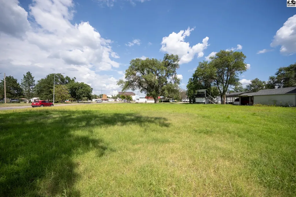 000 E 4th Avenue Hutchinson KS 67501