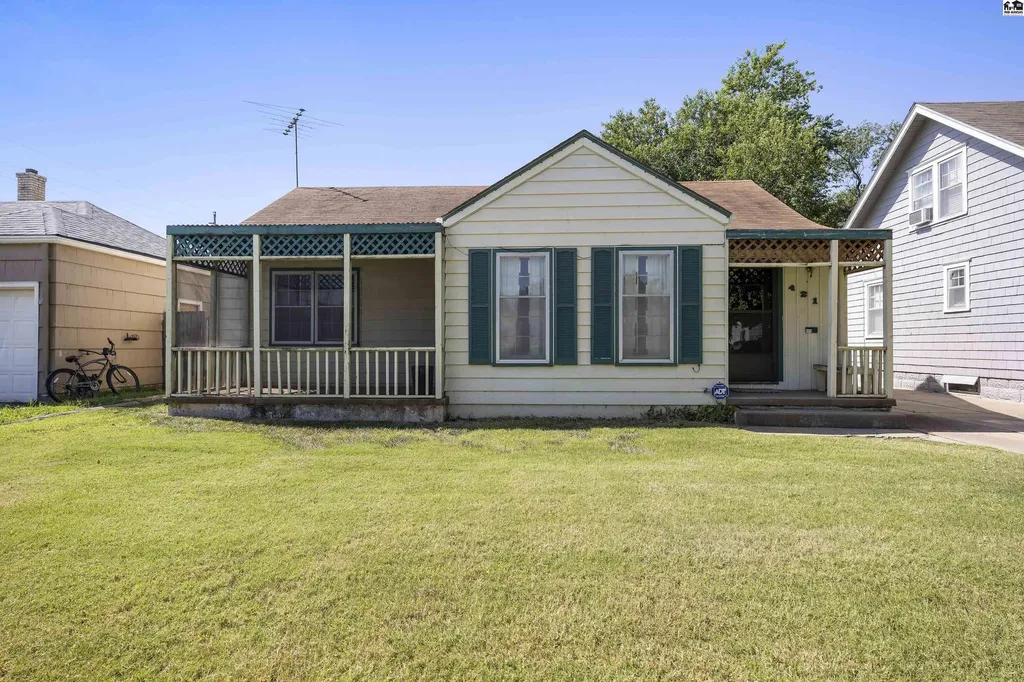 421 E 16th Avenue Hutchinson KS 67501