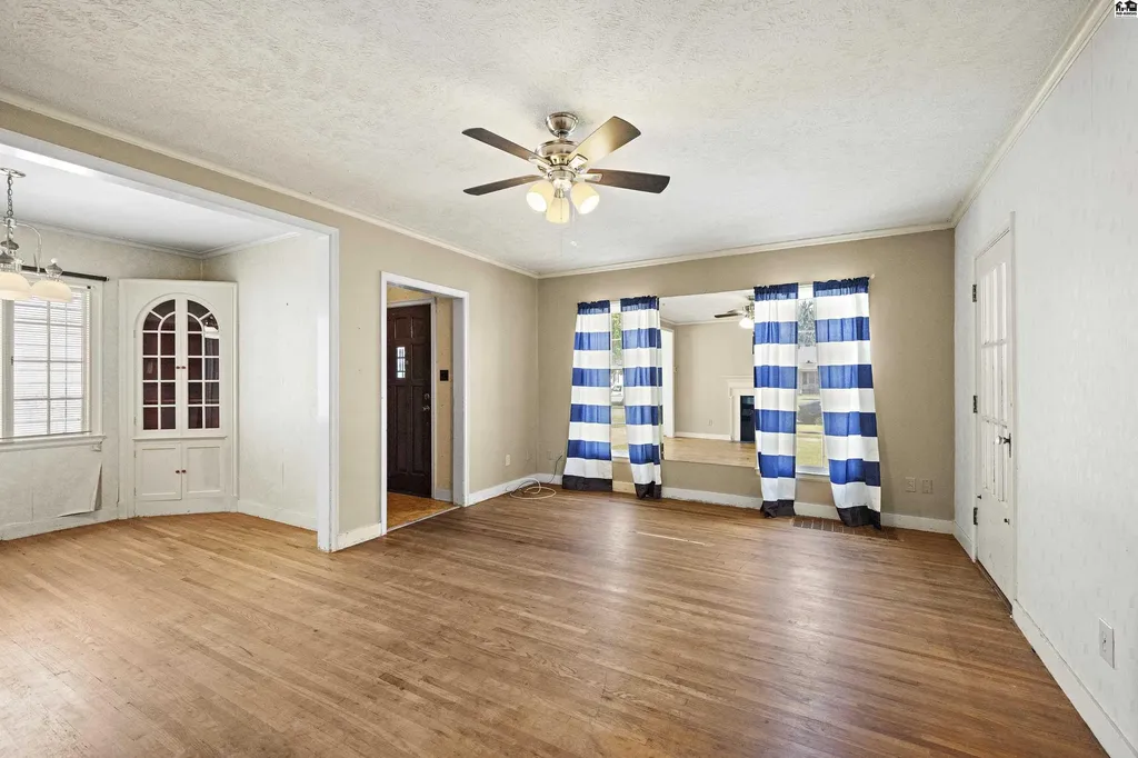 421 E 16th Avenue Hutchinson KS 67501