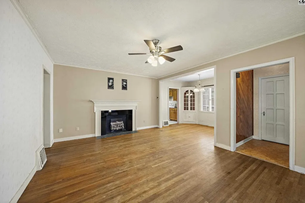 421 E 16th Avenue Hutchinson KS 67501
