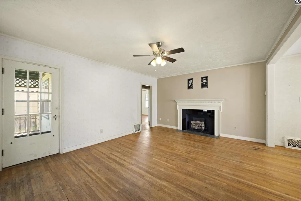 421 E 16th Avenue Hutchinson KS 67501