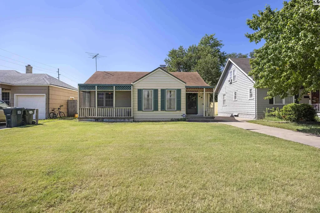 421 E 16th Avenue Hutchinson KS 67501