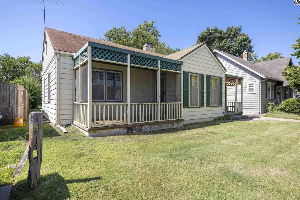 421 E 16th Avenue Hutchinson KS 67501