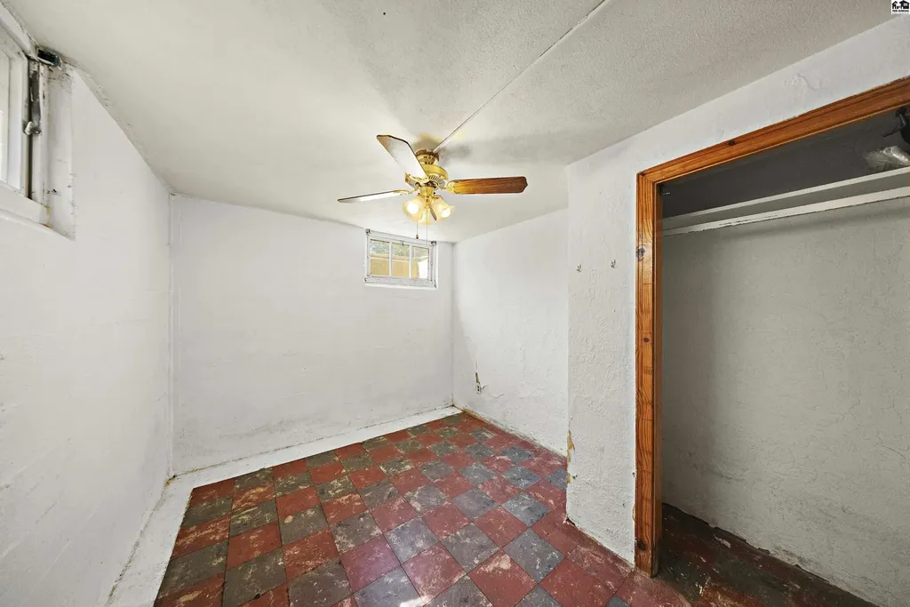 421 E 16th Avenue Hutchinson KS 67501