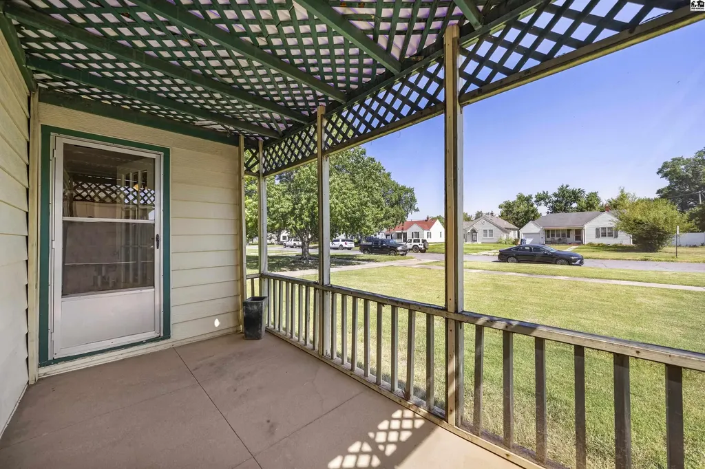 421 E 16th Avenue Hutchinson KS 67501