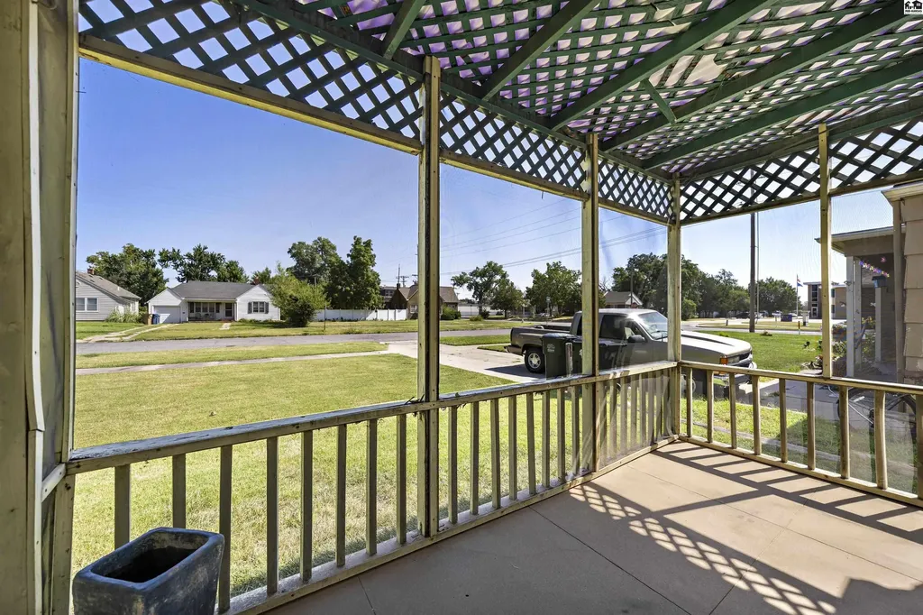 421 E 16th Avenue Hutchinson KS 67501