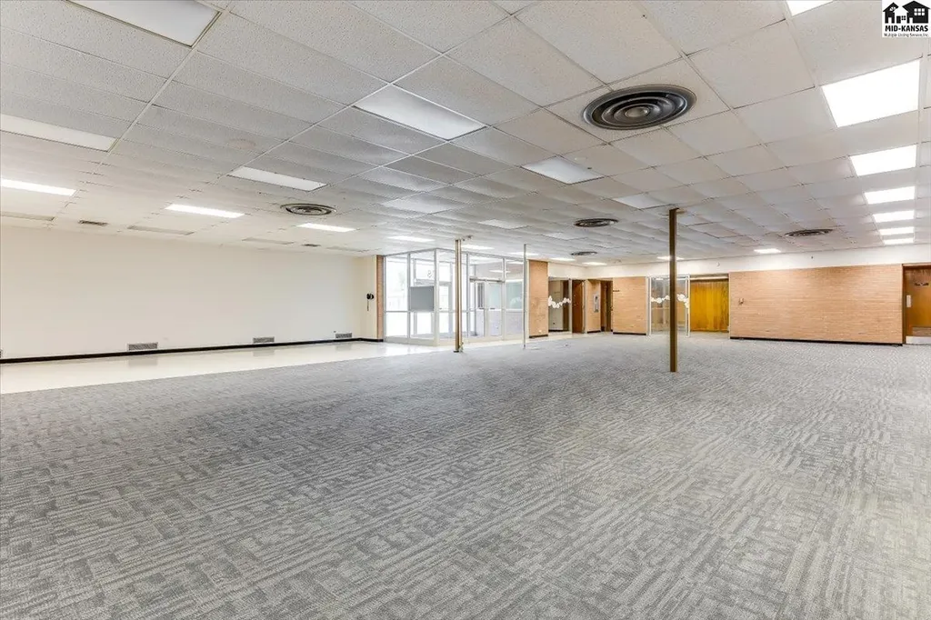518 N Washingto Hutchinson KS 67501