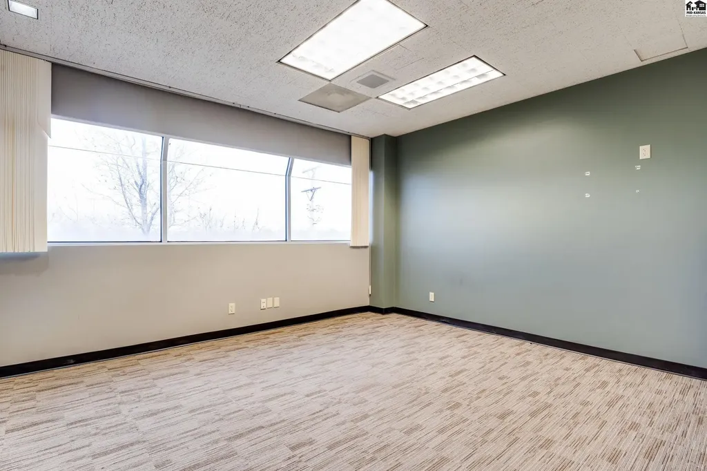 811 E 30 Hutchinson KS 67502